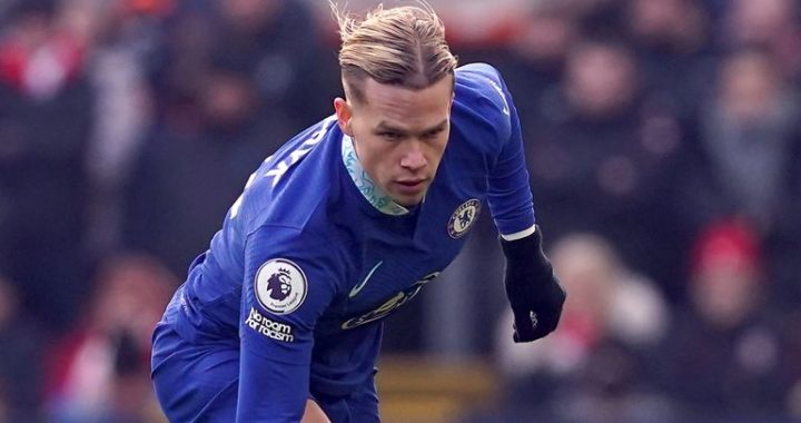 Chelsea forward Mudryk apologises after use of racial slur on social media