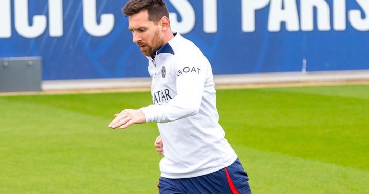 Lionel Messi to take €15m wage cut to join Barcelona as Saudi Arabia option fades