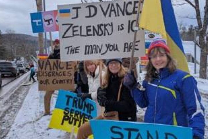 Pro Ukraine protests directed to Trump and Vance after attack on Zelenskyy